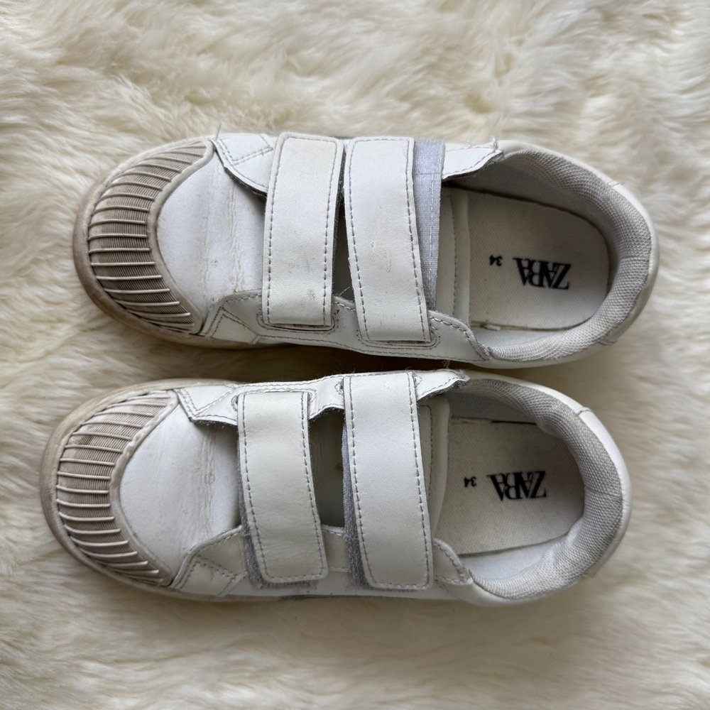 Zara Kids White Velcro Sneakers size 34/ US kids 2.5‎